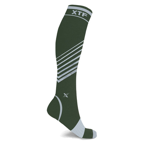 V-STRIPED KNEE-HIGH COMPRESSION SOCKS